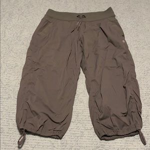 Lululemon studio crops